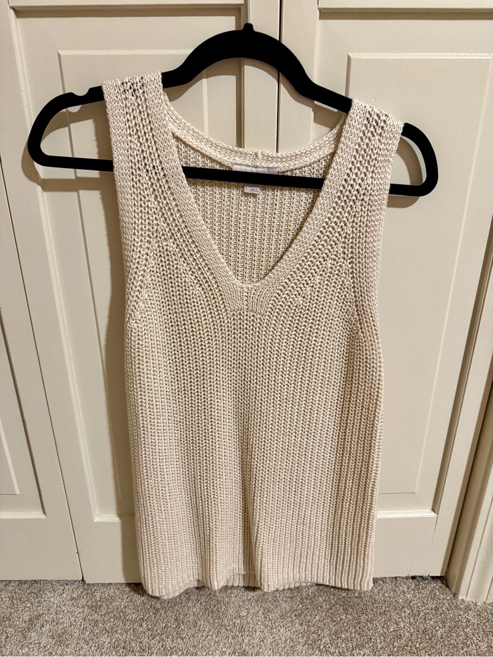 LOFT Cream Knit V-Neck Sleeveless Top